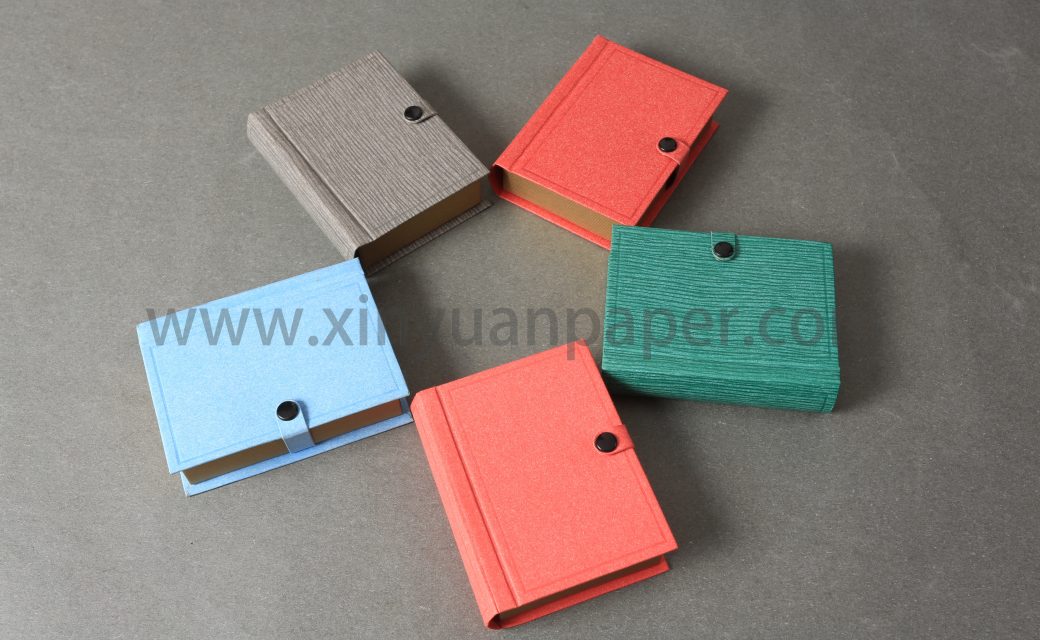 五彩纽扣笔记本匣